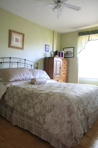 Live well at Glen Park Apartments; perfectly located at Dufferin Street and Lawrence Avenue. Steps t... (image 2)