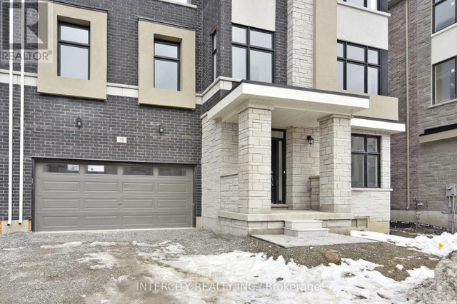 58 PUISAYA DR Richmond Hill, Ontario in Houses for Sale in Markham / York Region - Image 2