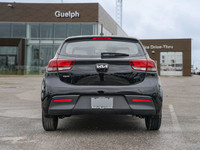 *Sunroof, Heated Steering Wheel, Blind Spot Detection, Heated Seats, Apple CarPlay!* With abundant c... (image 4)