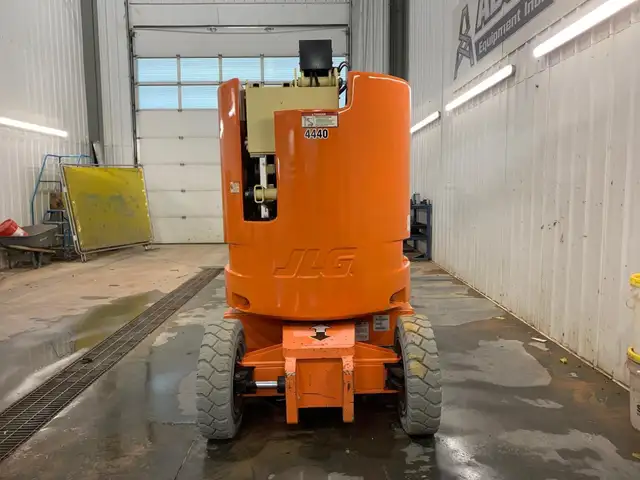 2014 JLG E300AJP in Heavy Equipment in Edmonton - Image 6