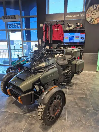 Bienvenue chez Adrenaline Sports St-Georges ! 2026 CAN-AM Canyon Redrock CAN-AM Canyon Redrock 2026...