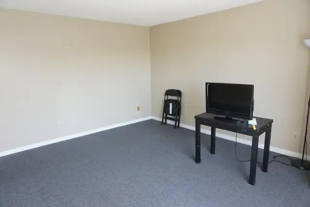 122 Princess Street - Large apartment in the heart of downtown! in Long Term Rentals in Kingston - Image 7