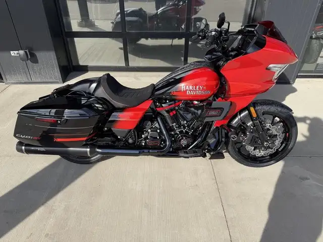 2026 Harley-Davidson FLTRXSTSE - CVO Road Glide ST in Sport Touring in Saskatoon - Image 9