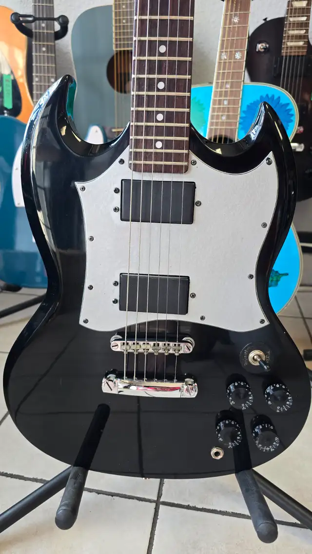 Epiphone SG G-130 1993 With Case in Guitars in Hamilton - Image 3