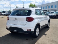 This Hyundai Venue boasts a Regular Unleaded I-4 1.6 L/98 engine powering this Variable transmission... (image 4)