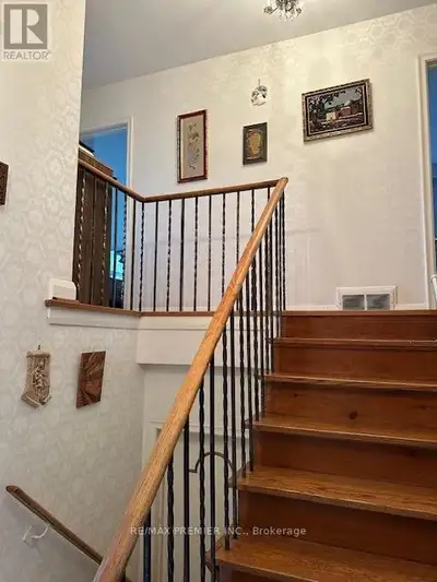 A beautiful home in the highly desirable Bathurst Manor neighborhood. Close walk to Wilmington and O...