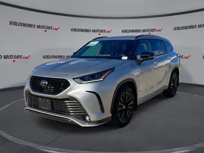 This Toyota Highlander has a dependable Turbo 4 Cyl 2.4 L engine powering this Automatic transmissio...