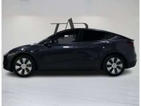 This 2024 Tesla Model Y Long Range | Autopilot | Dual Motor is a local Ontario vehicle with a clean... (image 5)
