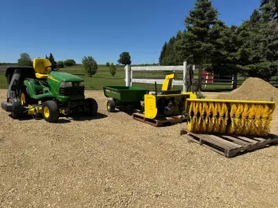 John Deere X485 compact tractor with only 560Hrs, View more