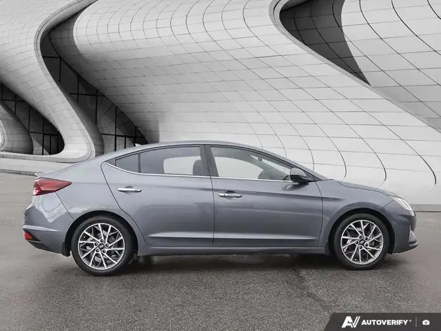 2020 Hyundai Elantra Luxury in Cars & Trucks in London - Image 7