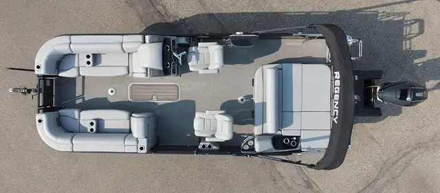 2024 Regency 230 LE3 Sport With 250L Tritoon Pontoon Boat in Powerboats & Motorboats in Vernon - Image 11