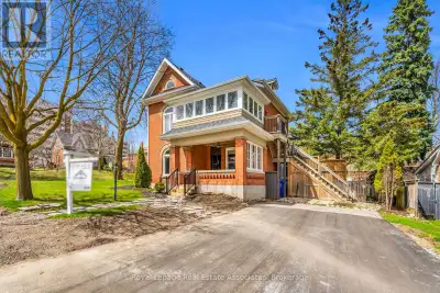 . (id:24493) MLS® #W13240106 The trademarks MLS®, Multiple Listing Service® and the associated logos...