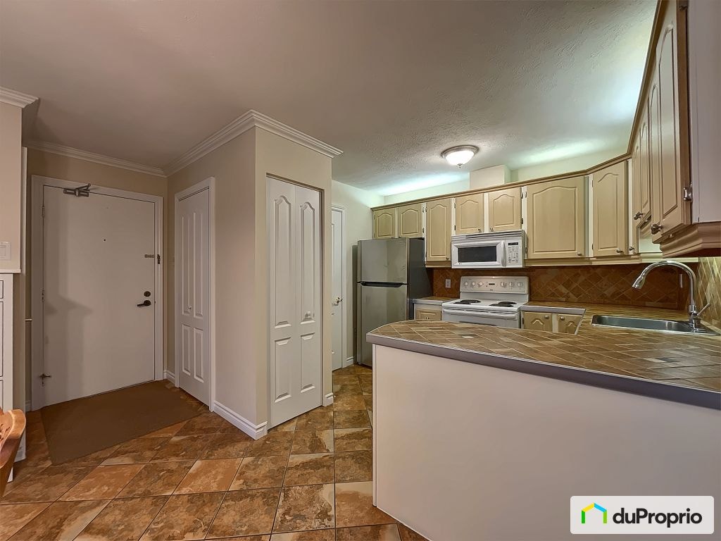 $299,000 - Condominium for sale in La Prairie — photo 2