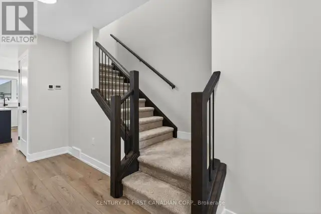 34 POSTMA CRESCENT North Middlesex (Ailsa Craig), Ontario in Houses for Sale in Grand Bend - Image 13