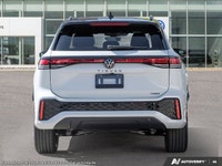 This Volkswagen Tiguan has a durable Intercooled Turbo Regular Unleaded I-4 2.0 L/121 engine powerin... (image 6)