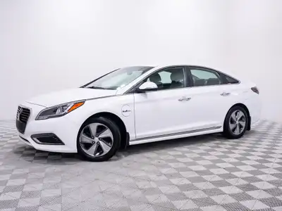 La Hyundai Sonata Plug-in Hybride 2017, présente sur le marché automobile canadien, se distingue par...