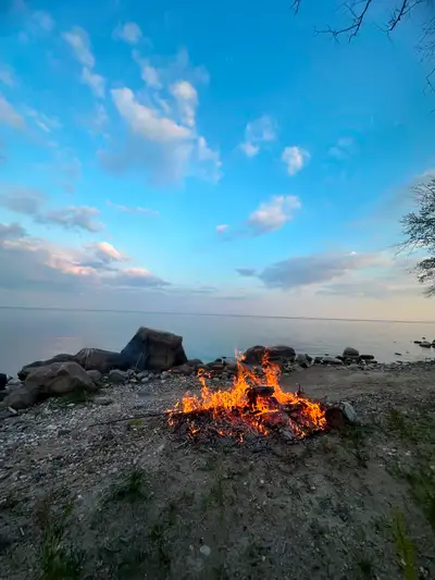 Lake of Woods @ Buffalo Point Non Lake 3 Season high $100,000 s Lake Front/View 4 Season $400,000 s...