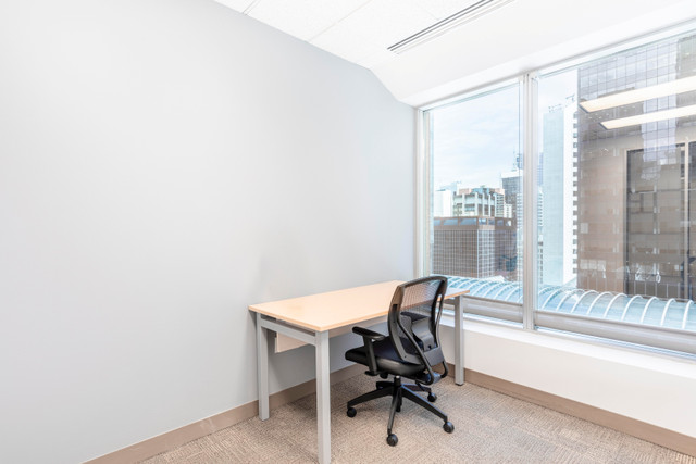 Private office space for 3 persons in Bankers Hall in Commercial & Office Space for Rent in Calgary - Image 3