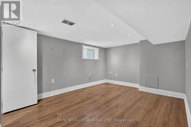 72 HOUGHTON AVENUE S Hamilton (Delta), Ontario in Houses for Sale in Hamilton - Image 26