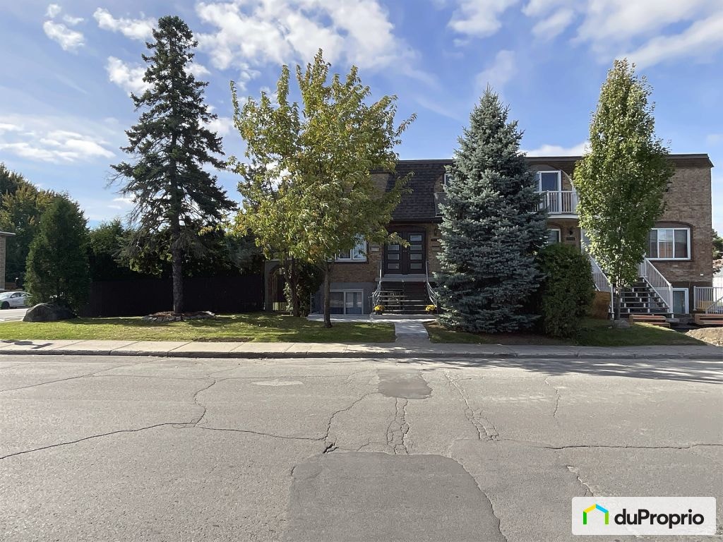 $889,000 - Triplex for sale in Longueuil (Vieux-Longueuil) — photo 3