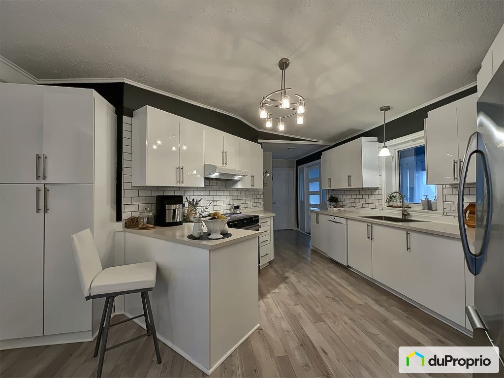 $372,000 - Mobile home for sale in St-Mathias-sur-Richelieu — photo 2