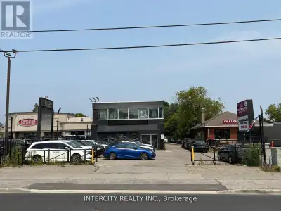 Prime Automotive Commercial Space for Lease High Exposure on Lawrence Ave E. Don't miss this rare op...