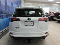 TOYOTA RAV4 2018 LE AWD TOUT ÉQUIPÉ / CRUISE CONTROL ADAPTATIF / CONTROL DE CHANGEMENT DE VOIE / ALE... (image 5)