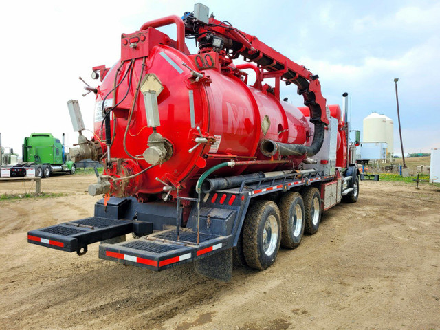 2007 Western Star 4900SA Tridrive Custom Vac Hydrovac W/ Code Ta in Heavy Trucks in Lloydminster - Image 4