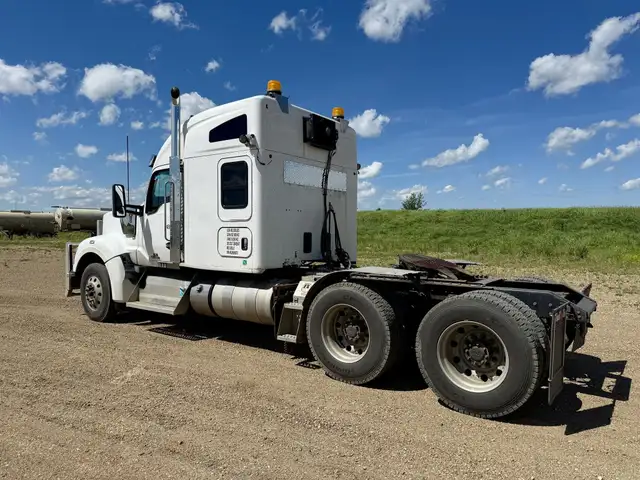 2021 KENWORTH W990 in Heavy Trucks in Saskatoon - Image 8