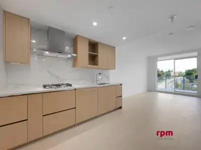 1003 13778 100 AVENUE Surrey, British Columbia