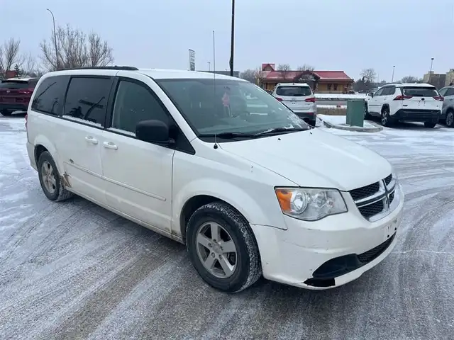 2012 Dodge Grand Caravan SXT Wagon in Cars & Trucks in Winnipeg - Image 4