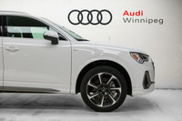 Get noticed in this beautiful Glacier White Metallic SUV! Treat yourself to the features you deserve... (image 4)