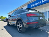 WHY THIS Q5 SPORTBACK STANDS OUT: • DOCTOR OWNED Exceptionally well cared for and it shows • QUATTRO... (image 7)
