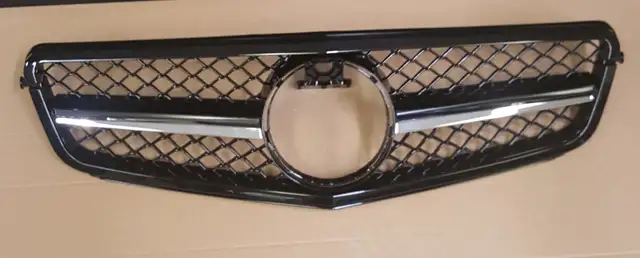 MERCEDES W204 C250 C300 C350 GRILLS GT-R AMG C63 DIAMOND MORE in Auto Body Parts in Markham / York Region - Image 7
