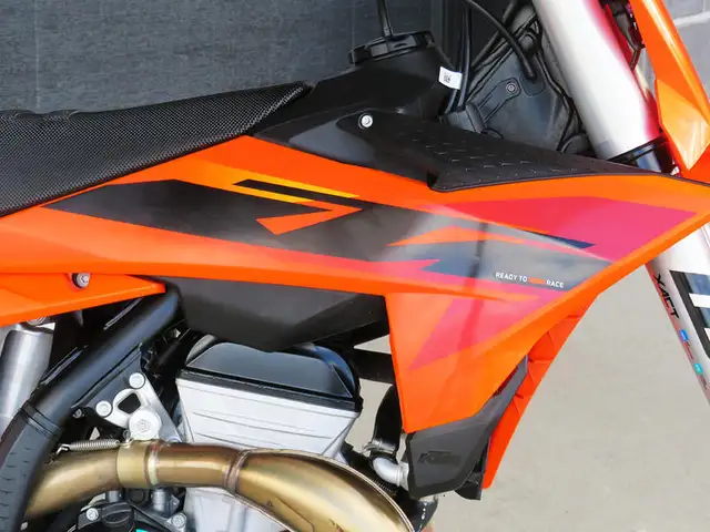 2025 KTM 350 SX-F in Dirt Bikes & Motocross in Cambridge - Image 16