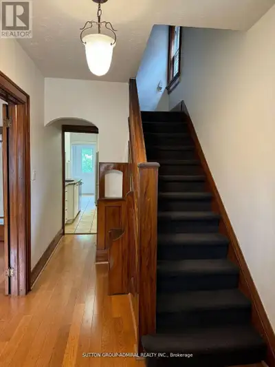 52 LAWRENCE AVENUE E Toronto (Lawrence Park North), Ontario