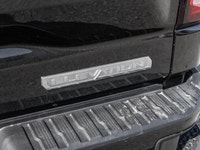 *Aluminum Wheels, Remote Start, Apple CarPlay, Android Auto, Streaming Audio!* This 2024 Sierra 1500... (image 6)