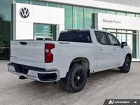 Experience robust power and smart efficiency in the 2025 Chevrolet Silverado 1500 LT Crew Cab Pickup... (image 4)