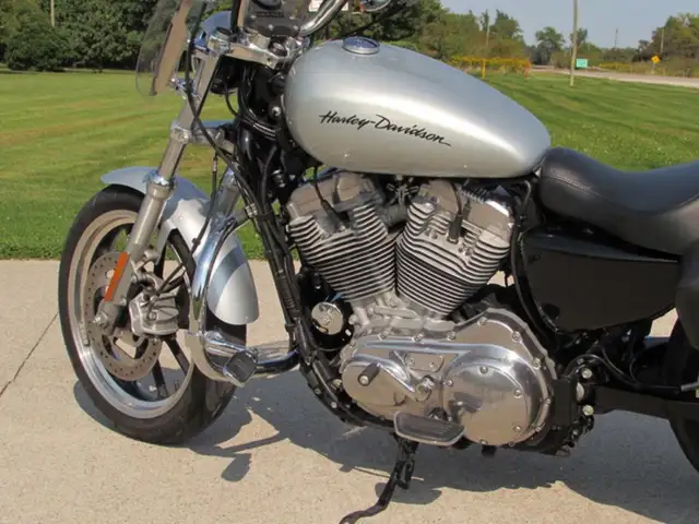 2014 Harley-Davidson XL883L Sportster SuperLow 1 Owner, ONLY 14, in Sport Touring in Leamington - Image 25