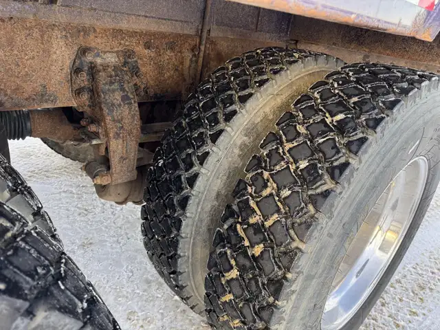 2005 PETERBILT 378 in Heavy Trucks in Saskatoon - Image 56