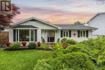 This spacious bungalow conveniently located in the Nantucket/Woodlawn area is available for immediat...