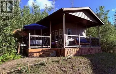 Beautifully planned Lauman's Landing Property. Large lot backing onto greenspace. Only one neighbour...