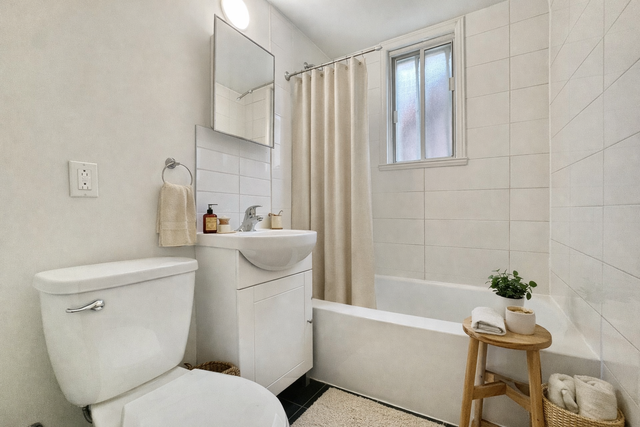 2 chambres rénovées à Ville St-Laurent - Wi-Fi et électros in Long Term Rentals in City of Montréal - Image 7