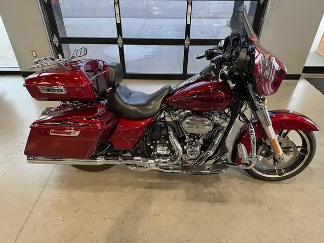 2017 Harley-Davidson FLHXS - Street Glide Special in Sport Touring in Saskatoon - Image 9