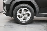 Adventure-ready and packed with comfort, this 2024 Hyundai Tucson Preferred AWD comes equipped with... (image 3)
