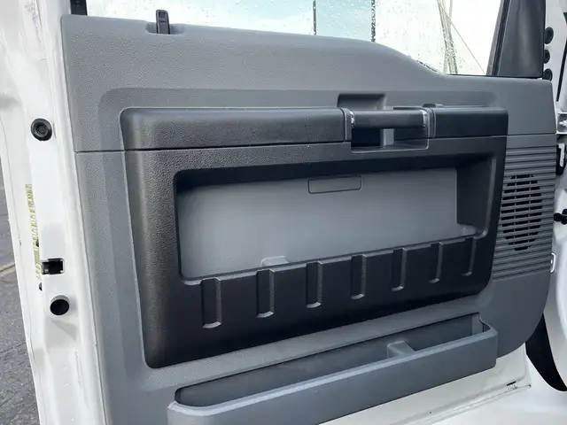 2011 Ford F750 18 Foot Cummins Manual Flatdeck in Heavy Trucks in Winnipeg - Image 35