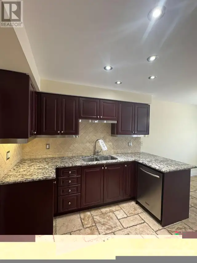 203 LANDSBRIDGE STREET Caledon (Bolton East), Ontario in Houses for Sale in Oakville / Halton Region - Image 12