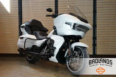 2026 Harley-Davidson Road Glide LimitedThe King of the Highway Returns.The 2026 Road Glide Limited s...