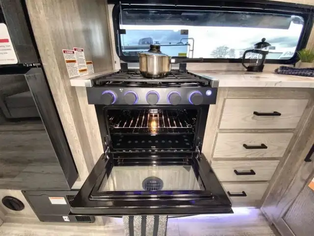 2025 EAST TO WEST Alta 3150KBH in Travel Trailers & Campers in Bedford - Image 30