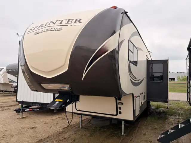 2018 Keystone SPRINTER 29 FWBH in Travel Trailers & Campers in St. Albert - Image 3